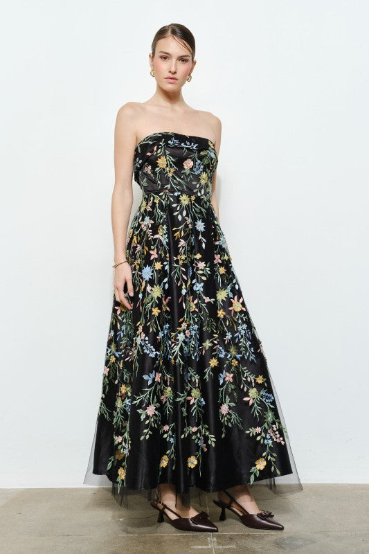 Vestido flores bordadas