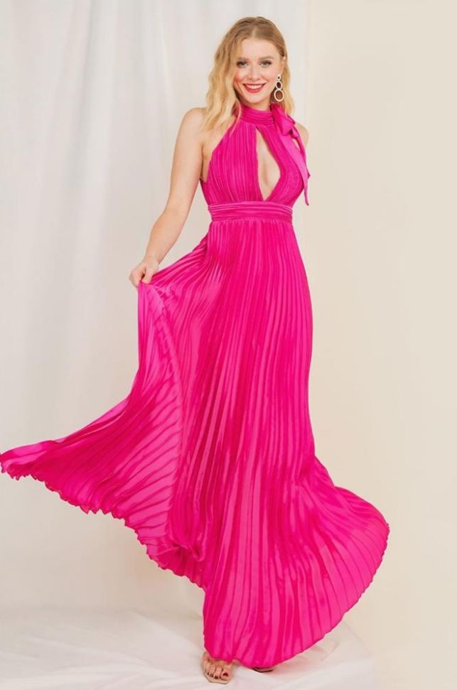 Vestido halter plisado de satín