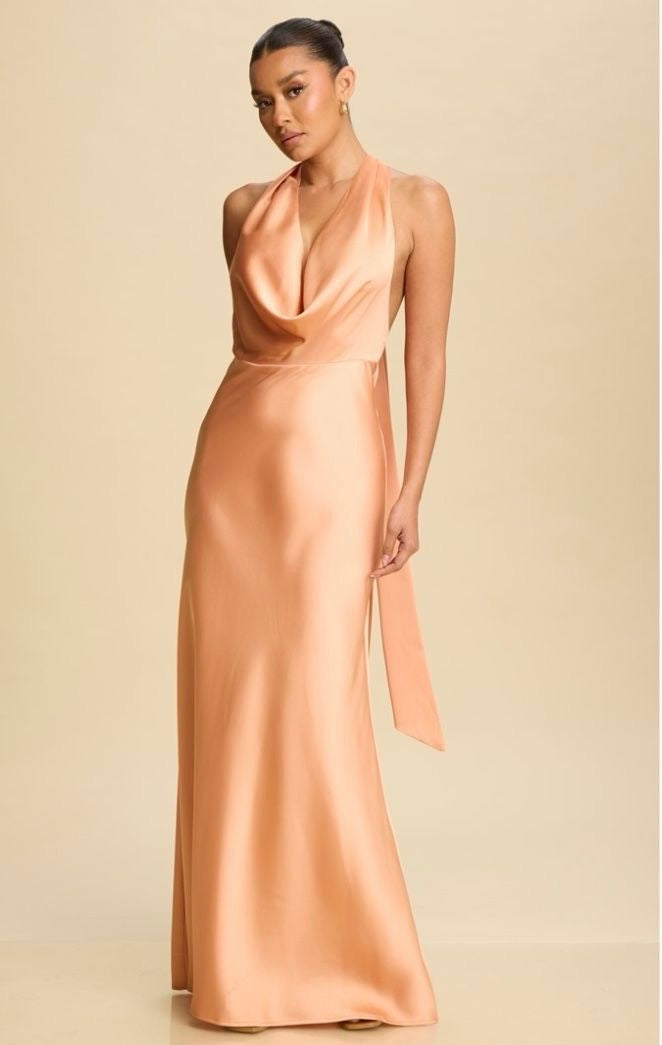 Vestido halter sin espalda