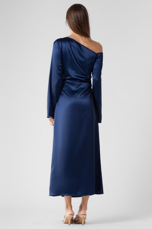 Vestido hombros asimétricos