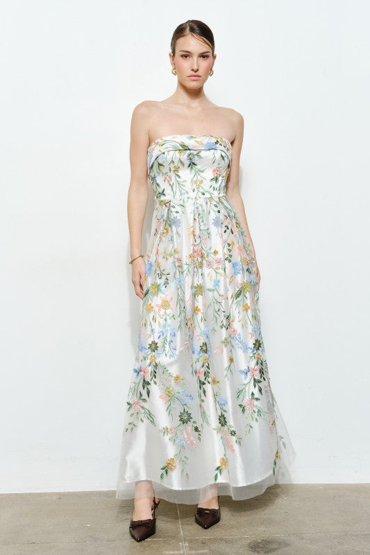 Vestido flores bordadas