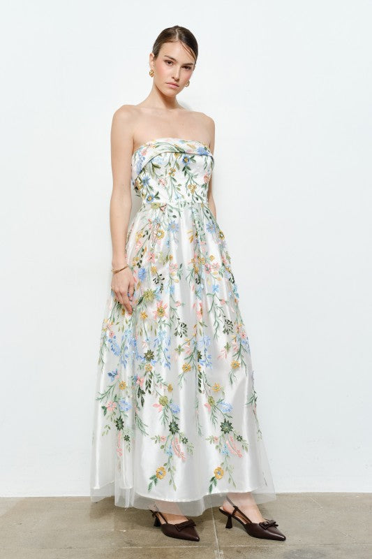 Vestido flores bordadas