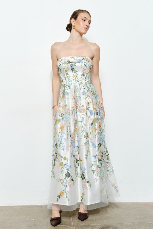 Vestido flores bordadas
