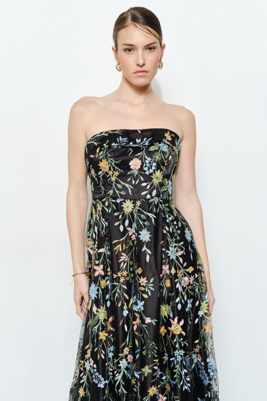 Vestido flores bordadas